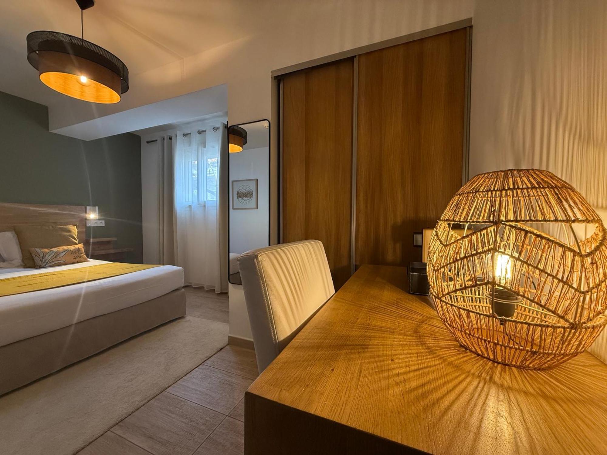 Hotel Le Mistral Порто-Веккьо Экстерьер фото